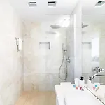 Luxurious One Maisonette By Ezoria Vilă