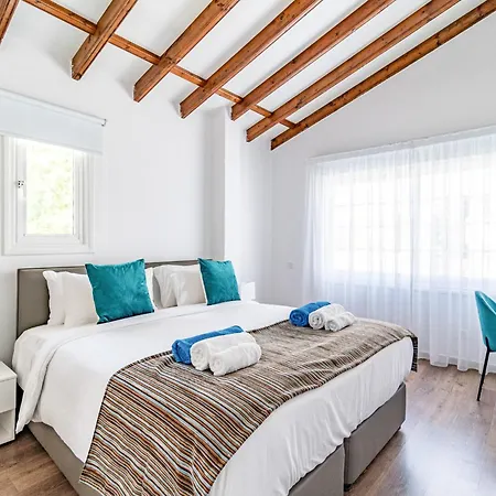 Luxurious One Maisonette By Ezoria וילה
