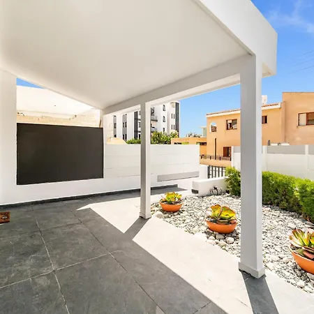 וילה Luxurious One Maisonette By Ezoria
