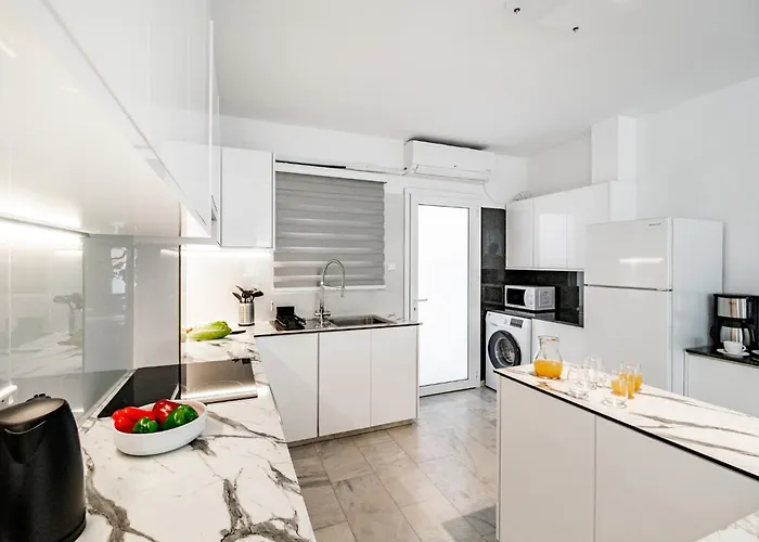 Luxurious One Maisonette By Ezoria Vila Paphos