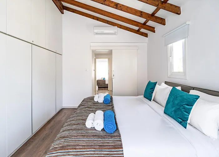 Villa Luxurious One Maisonette By Ezoria