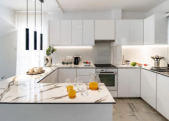 Luxurious One Maisonette By Ezoria