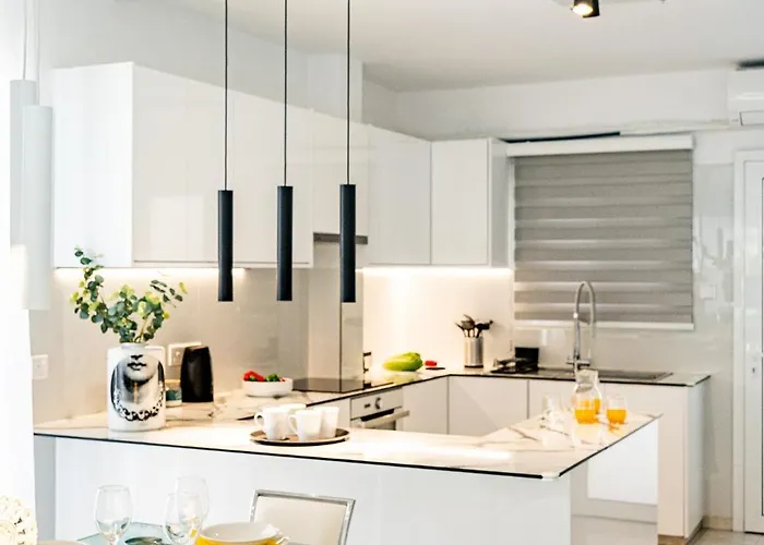 Luxurious One Maisonette By Ezoria * Paphos