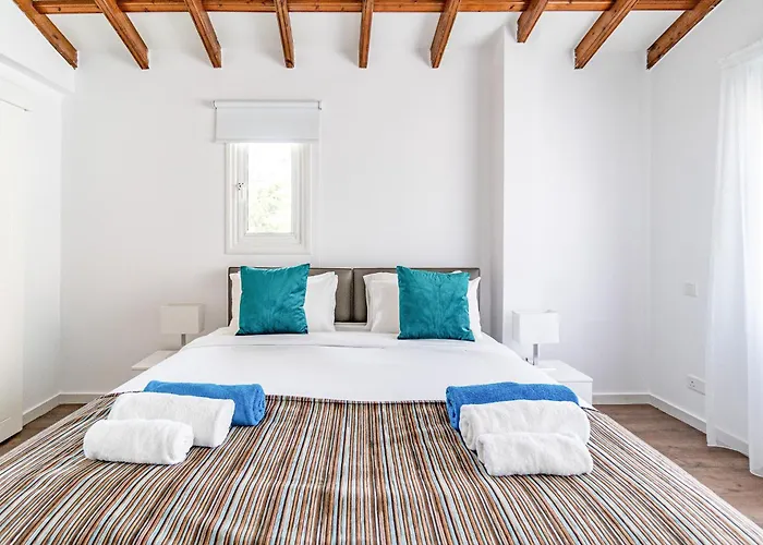 Vila Luxurious One Maisonette By Ezoria *