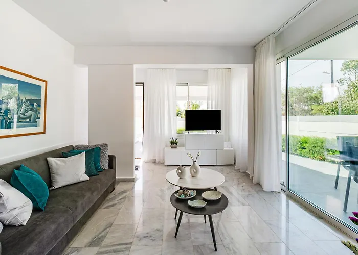 Luxurious One Maisonette By Ezoria *