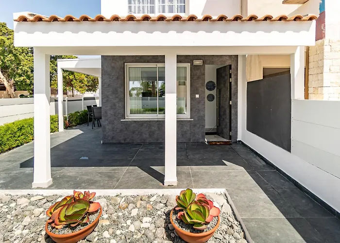 Vila Luxurious One Maisonette By Ezoria