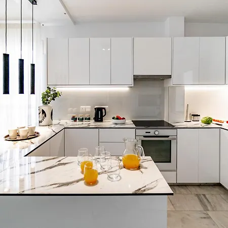 Luxurious One Maisonette By Ezoria