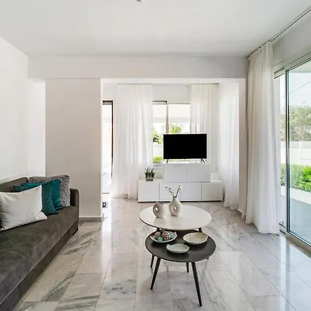 Luxurious One Maisonette By Ezoria *